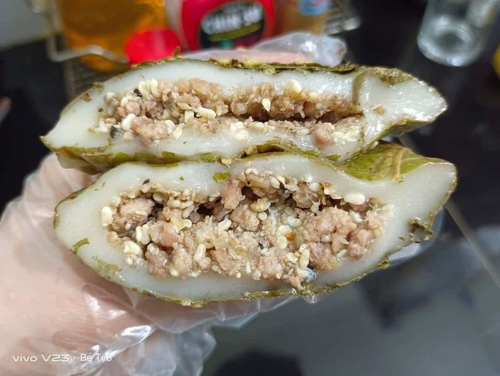 Chị em đua nhau mua bánh trứng kiến, tiểu thương hốt bạc - Hình 4 Chi em dua nhau mua banh trung kien, tieu thuong hot bac-Hinh-4
