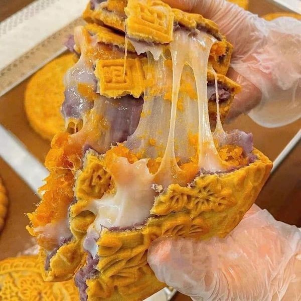 Bánh trung thu mochi khổng lồ “gây bão” thị trường Việt - Hình 4 Banh trung thu mochi khong lo “gay bao” thi truong Viet-Hinh-4