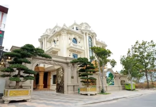 Sững sờ siêu biệt thự gỗ gõ đỏ của đại gia Quảng Ninh Sung so sieu biet thu go go do cua dai gia Quang Ninh