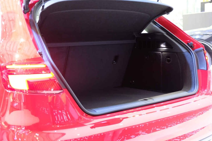 /Uploaded/khds.1cdn.vn/2018/09/16/audi-a3-sportback-7.jpg