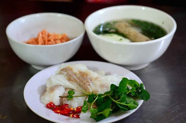 Một suất bánh cuốn Cao Bằng đúng điệu
