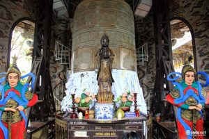 Đầu xuân viếng tượng Bồ tát bằng hoa lớn nhất thế giới ảnh 6 Đầu xuân viếng tượng Bồ tát bằng hoa lớn nhất thế giới ảnh 6