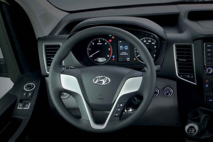 Hyundai Solati 4