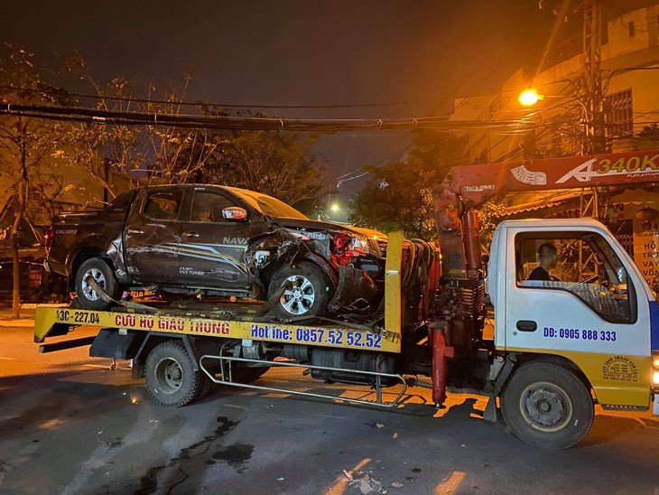 Kinh hãi khoảnh khắc ô tô lao như bay vào nhà dân giữa đêm khuya - 3 Kinh hãi khoảnh khắc ô tô lao như bay vào nhà dân giữa đêm khuya - 3