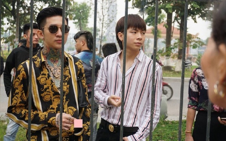 Hoàng Tử Gió và Huấn Hoa Hồng trước phiên tòa xét xử Khá Bảnh. hoang-tu-gio-3.jpeg
