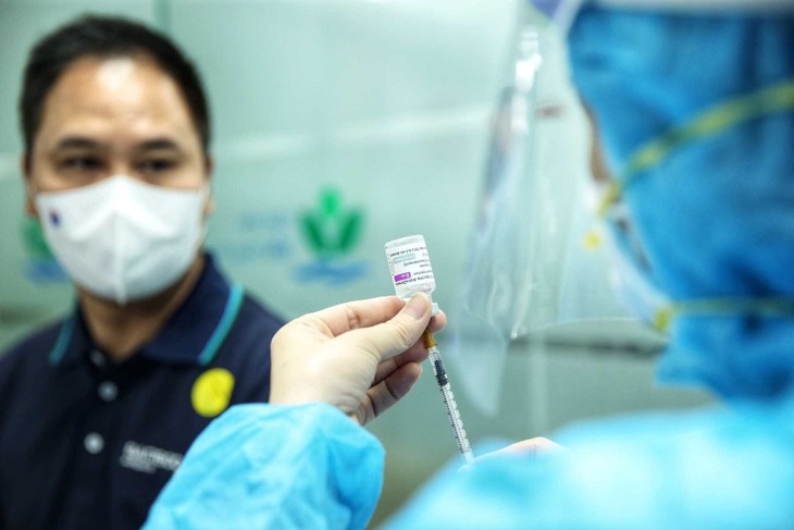 Tỷ lệ tiêm chủng vaccine Covid-19 cao là điều kiện quan trọng cho phép Việt Nam mở cửa trở lại các đường bay quốc tế. a001.jpg