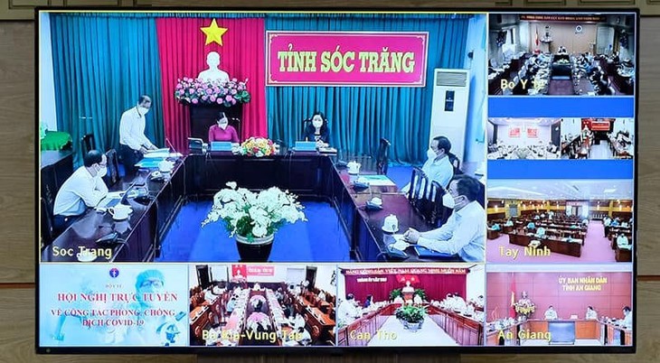 Quang cảnh buổi hợp họp trực tuyến với lãnh đạo các tỉnh đang có ca mắc COVID-19 3-tinh1.jpg