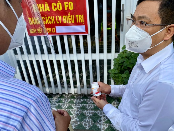 3 thuốc chứa hoạt chất Molnupiravir có chỉ định điều trị Covid-19 trong nước được cấp giấy đăng ký lưu hành có điều kiện. dieu-tri-tai-nha.jpg