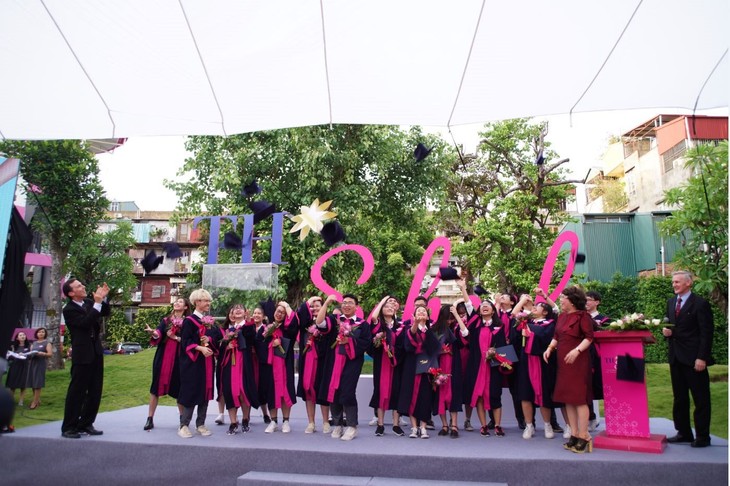 Học sinh tốt nghiệp A-levels tại TH School trong nhiều năm qua đã đạt những thành tích nổi trội. hoc-sinh-tot-nghiep-a-levels-tai-th-school-trong-nhieu-nam-qua-da-dat-nhung-thanh-tich-noi-troi..jpg
