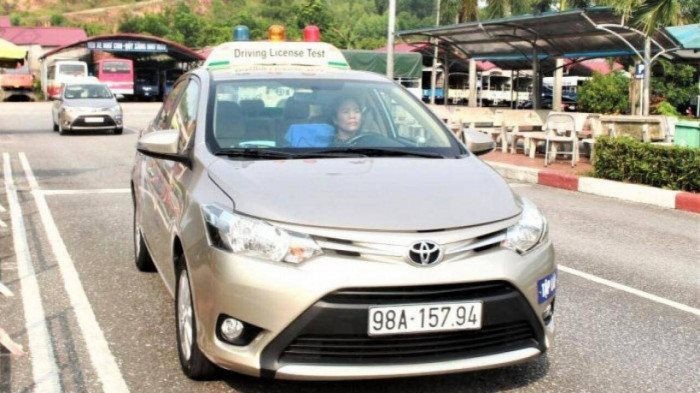 Từ năm 2022, bên cạnh bổ sung những nội dung học, thi mới, việc giám sát quá trình học của học viên cũng sẽ chặt chẽ hơn. giay-pheo-lai-xe.jpeg