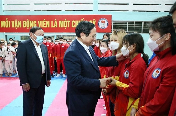 Thủ tướng động viên Đoàn thể thao Việt Nam. Ảnh Trần Huấn. thu-tuong-5.jpg