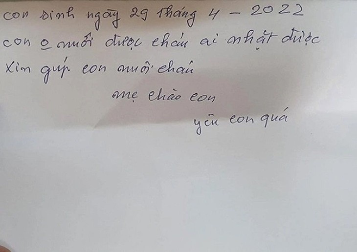 Lá thư người mẹ để lại. Ảnh:Thường Tín quê tôi be-so-sinh-.jpg