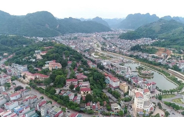 Sơn La đầu tư gần 440 tỷ đồng xây dựng dự án khu nhà ở và trung tâm thương mại tại huyện Vân Hồ. van-ho.jpg