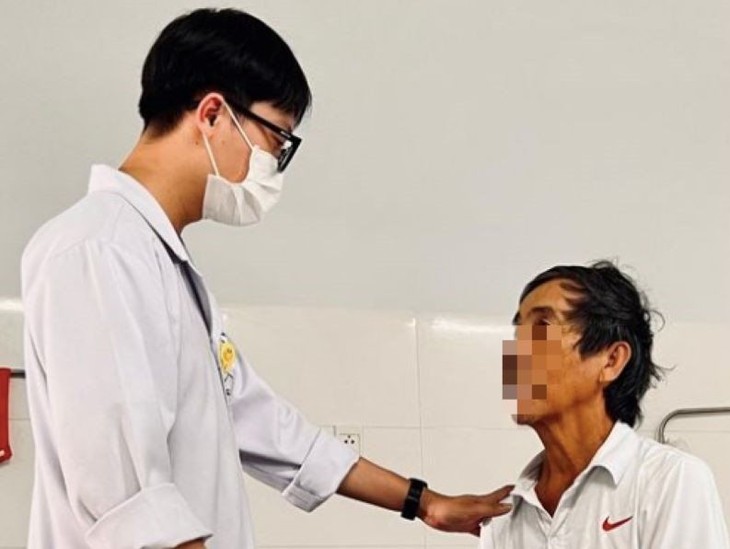 Sốc phản vệ nguy kịch do tự uống kháng sinh. soc-phan-ve-nguy-kich.jpeg