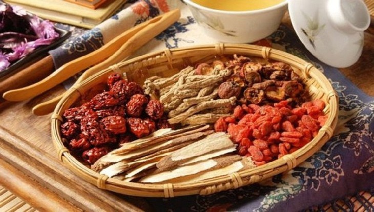 Món ăn - trà thuốc bồi bổ, trị liệu sốt xuất huyết. tra-thuoc-sxh.jpg
