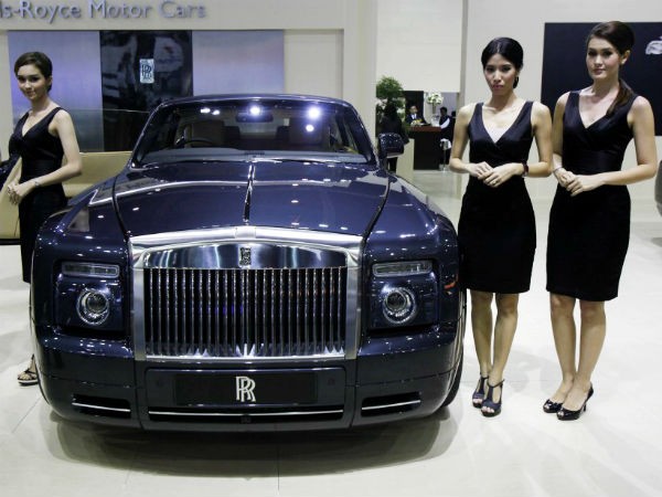 Đại gia lách thuế siêu xe Rolls Royce