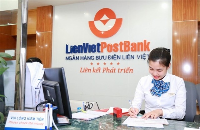 LienVietPostBank lên sàn, giá 14.800 đồng một cổ phiếu