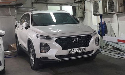 Xe Hyundai SanteFe 2019 biển "tứ quý 9" tại Bình Thuận 