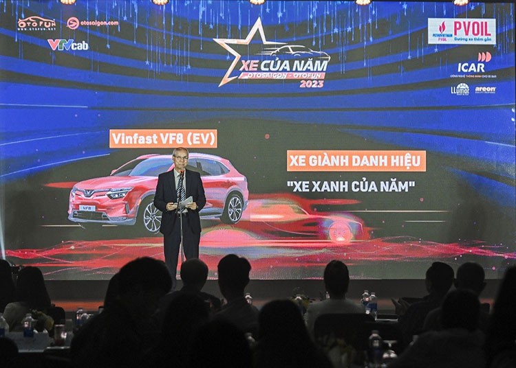 VinFast VF8 là mẫu xe xanh của năm 2023