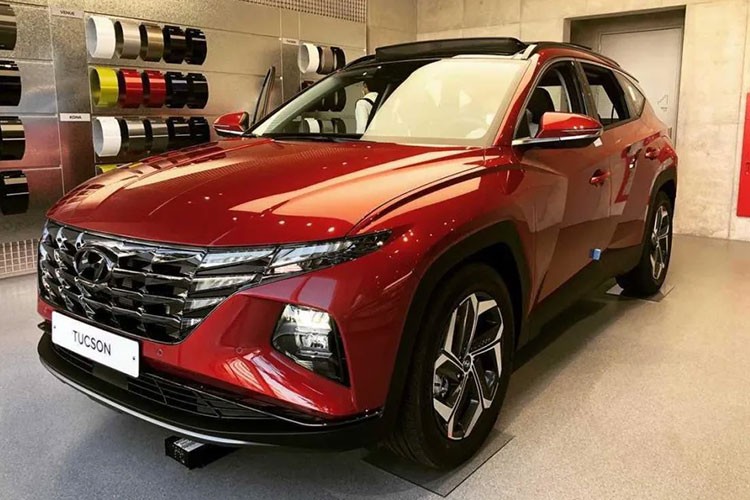 Hyundai Tucson đang giảm tới 65 triệu tại Việt Nam, "đấu" Mazda CX-5