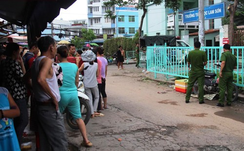 Tranh chỗ bán gia cầm, hai nhóm hỗn chiến kinh hoàng