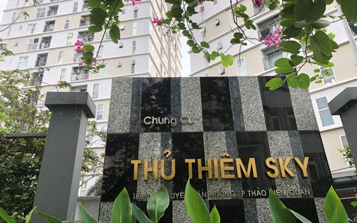 Điều tra nguyên nhân bé gái rơi tầng 9 chung cư Thủ Thiêm Sky