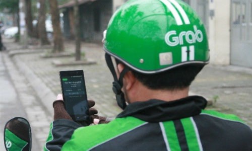 Tài xế GrabBike bị hành hung dã man đến mê man, bất tỉnh