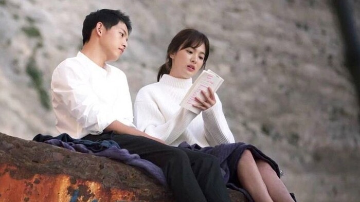 Song Joong Ki  ngầm khẳng định 'cạch mặt' Song Hye Kyo