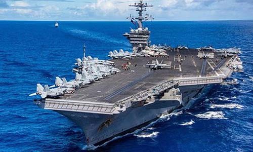 VIDEO: Tàu sân bay USS Carl Vinson cập cảng Đà Nẵng