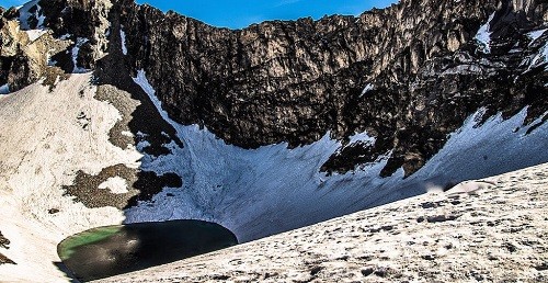 Hàng trăm bộ xương hồ Roopkund ở Ấn Độ: Bí ẩn, thần thoại và khoa học