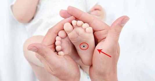 Trẻ có 6 nốt ruồi này là phú quý, tương lai sáng chói