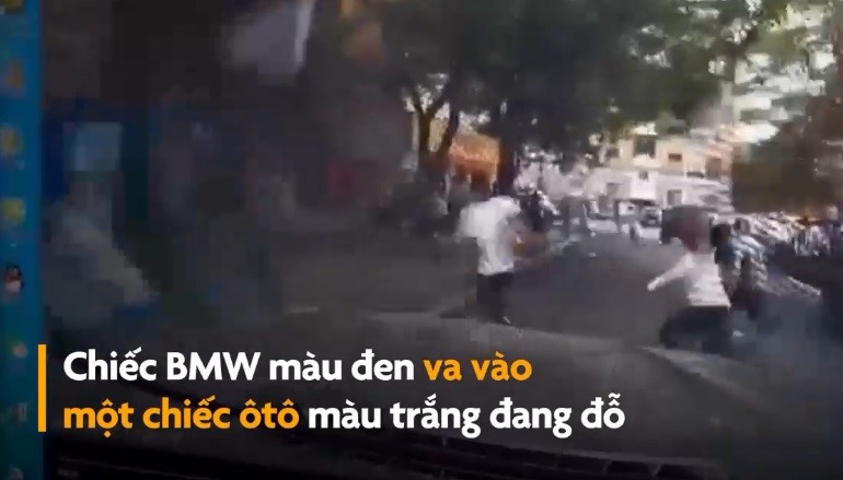 Video: Chiếc BMW mất lái, lao vào sinh viên ở Trung Quốc