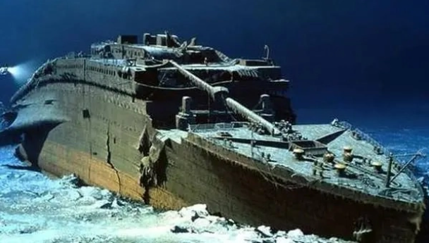 Tàu Titanic còn gì mà tỷ phú Anh đánh cược mạng sống khám phá?