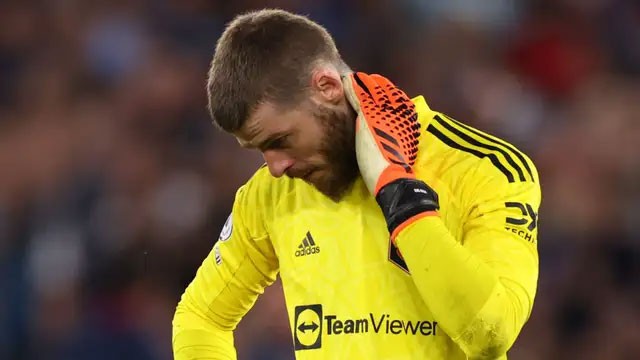 Ten Hag cần mạnh tay với De Gea như Pep từng làm với Joe Hart