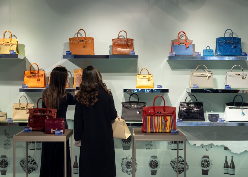 Tỷ phú Hong Kong bán đấu giá bộ sưu tập túi Hermès triệu USD