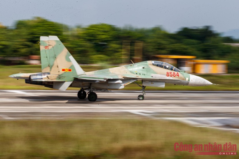 Làm chủ “Hổ mang chúa” SU-30MK2