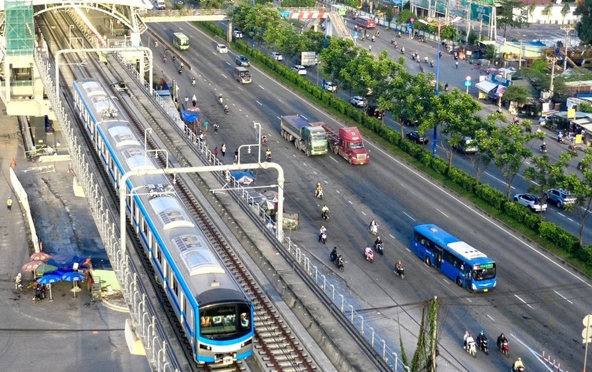 Metro số 1 lần đầu chạy thử 10 km trên cao