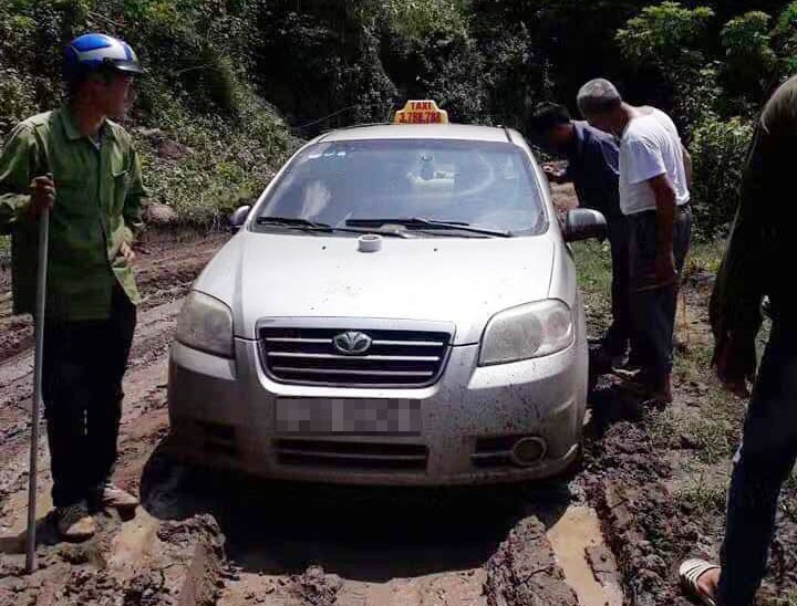 Bắt 3 đối tượng người nước ngoài nghi giết tài xế cướp taxi