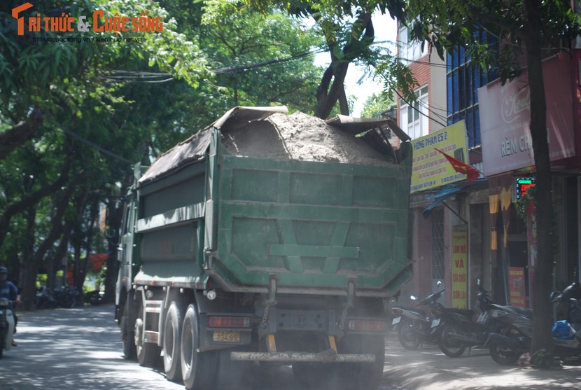 CSGT xử lý hàng trăm xe quá tải sau phản ánh của Báo Tri thức và Cuộc sống