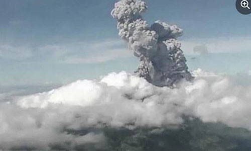 Indonesia: Núi lửa Merapi phun trào, cảnh báo hàng không mức cao nhất