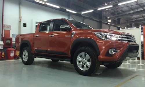 Chưa ra mắt, Toyota Hilux 2016 đã lộ hình “nóng” tại VN