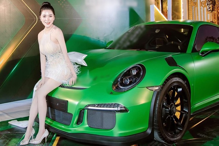 Nữ đại gia Cà Mau tậu Porsche 911 GT3 RS 991.1 hơn 17 tỷ đồng