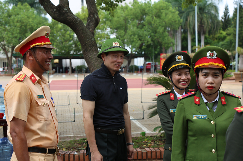 Một tháng về Đồng Nai, đại tá mũ cối Vũ Hồng Văn trấn áp băng đảng, tụ điểm nào?