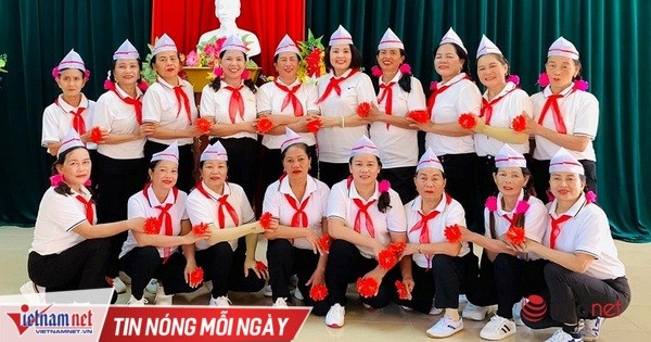 Xóm làng ‘vui như Tết’ vì màn hoá thân nữ sinh của các cụ U70