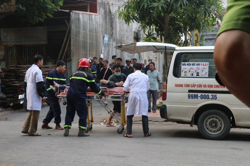 Bắc Ninh: Sập giàn giáo khi đổ trần nhà, 2 người thương vong