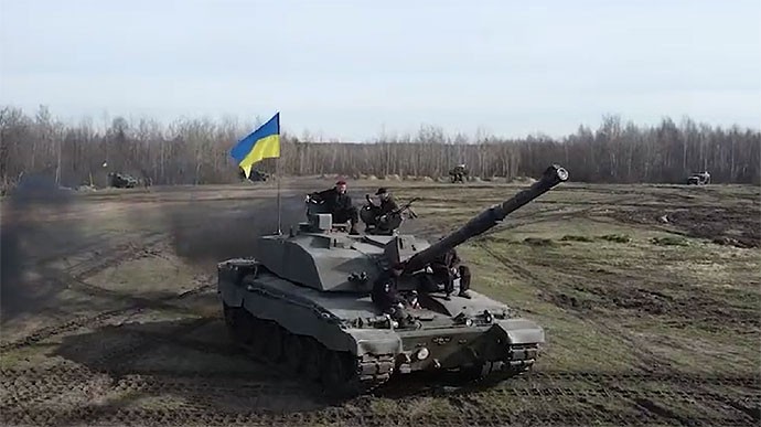 Ukraine nhận yêu cầu "hạn chế" dùng xe tăng Challenger-2?