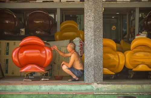 Thu dọn đồ đạc của người yêu cũ, cô gái sởn gai ốc vì...