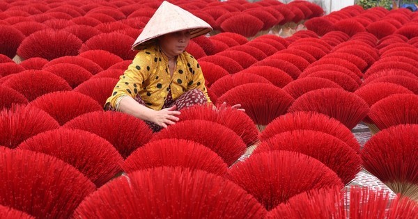 Làng nghề làm nhang gần trăm tuổi ở TPHCM tất bật vào vụ Tết