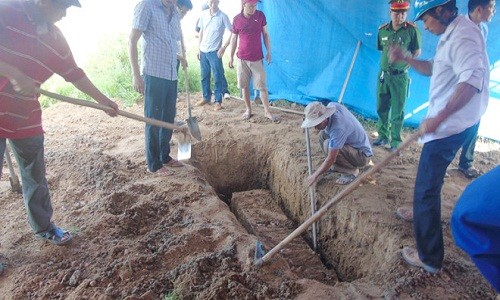 Thi thể nữ kế toán huyện còn nguyên sau hơn 5 năm chôn cất 