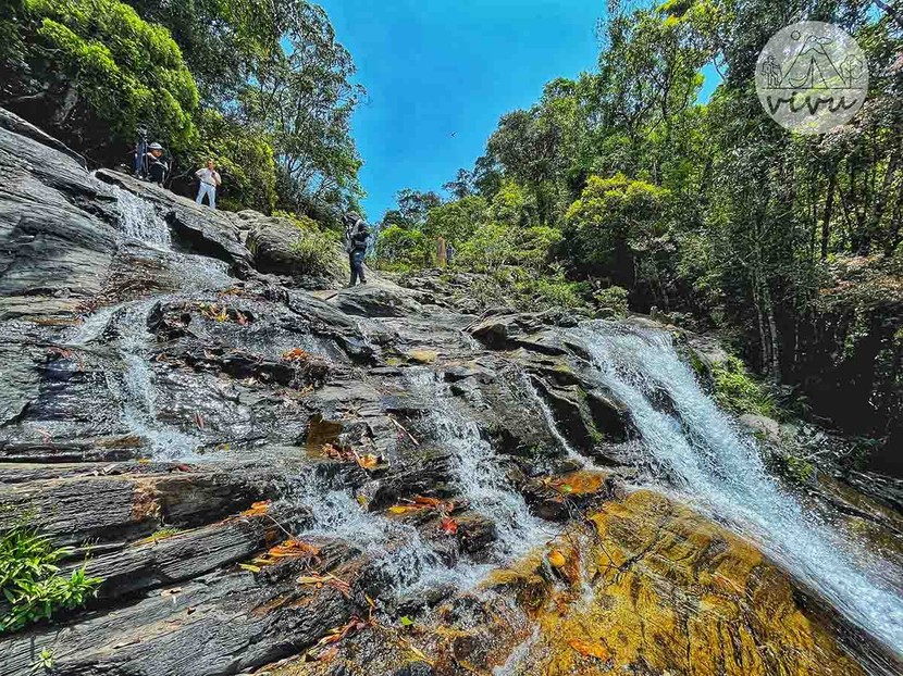 Trekking khám phá thác Đỗ Quyên nằm giữa Vườn quốc gia Bạch Mã